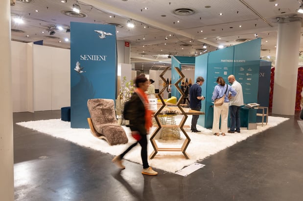 Images SENTIENT Furniture