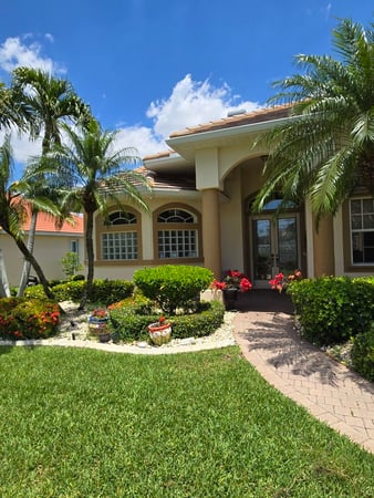 Images Seamless Gutters of Sarasota