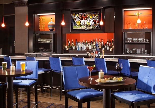 Stop by the Nineteen 26 restaurant for classic American fare and a full service bar