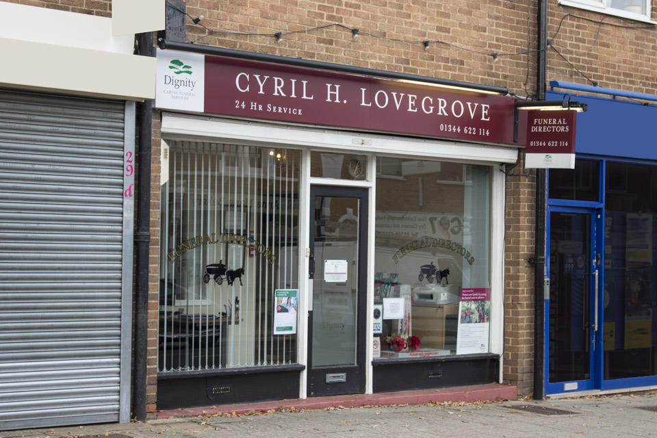 Images Closed - Cyril H Lovegrove Funeral Directors