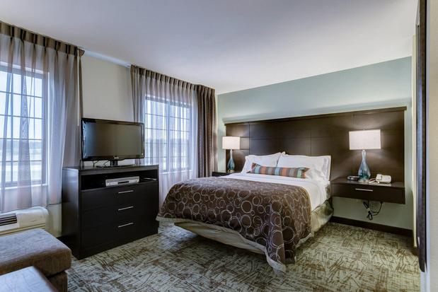 Images Staybridge Suites Ofallon Chesterfield by IHG