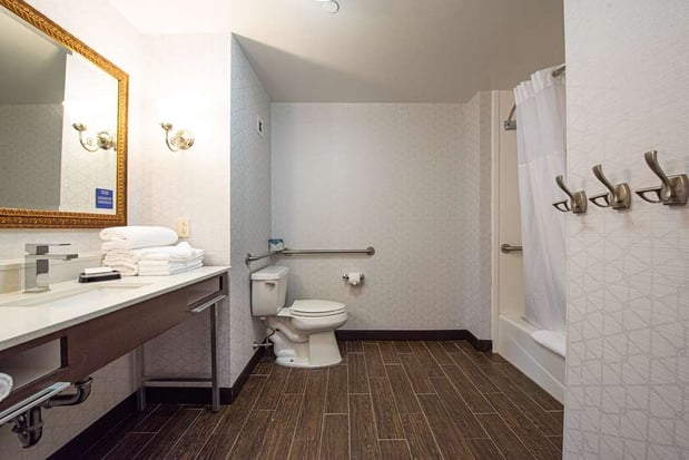 Images Hampton Inn & Suites Rockville Centre