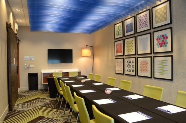 Images Holiday Inn Express & Suites Franklin - Berry Farms by IHG