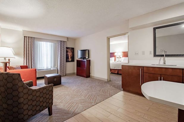 Images Hampton Inn & Suites Williamsburg-Richmond Rd.