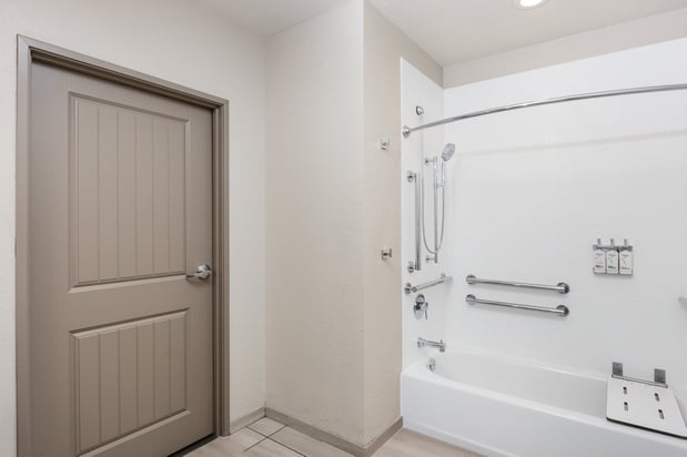 Images Holiday Inn Express & Suites Green Bay East by IHG