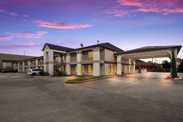 Images SureStay by Best Western Deer Park