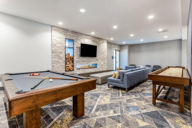 Images Holiday Inn & Suites Cedar Falls-Waterloo Event Ctr by IHG