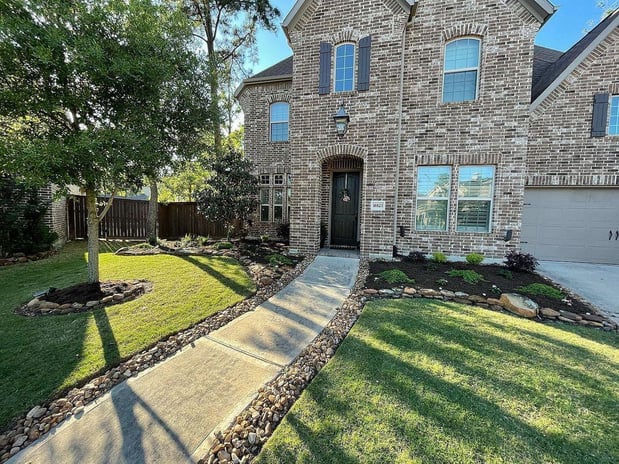 Images GQ Landscaping & Lawn Care Services