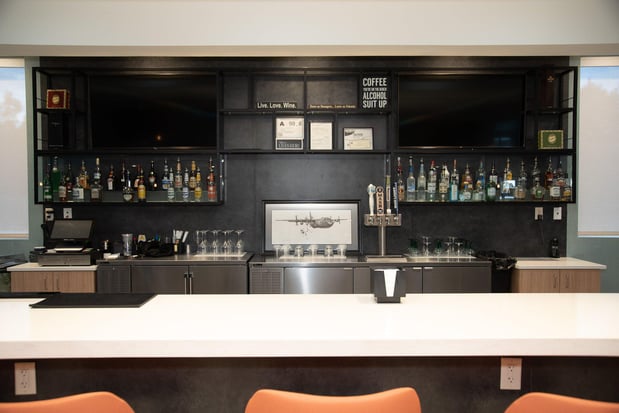 Images Holiday Inn & Suites Fayetteville W-Fort Bragg Area by IHG