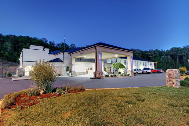 Images Holiday Inn Express Hurricane Mills (Waverly), an IHG Hotel