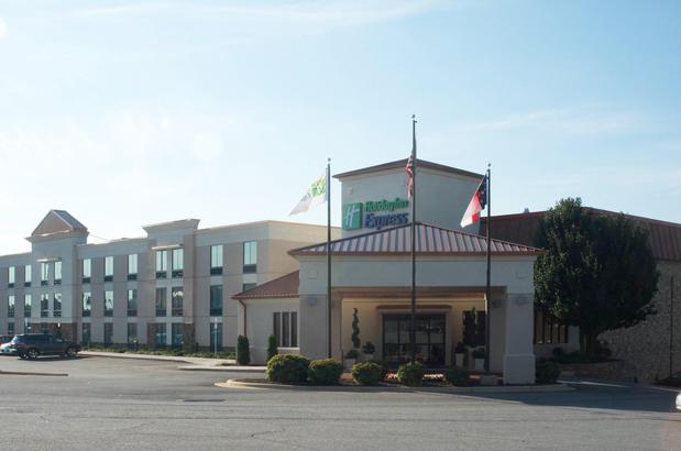 Images Holiday Inn Express Hickory-Hickory Mart by IHG