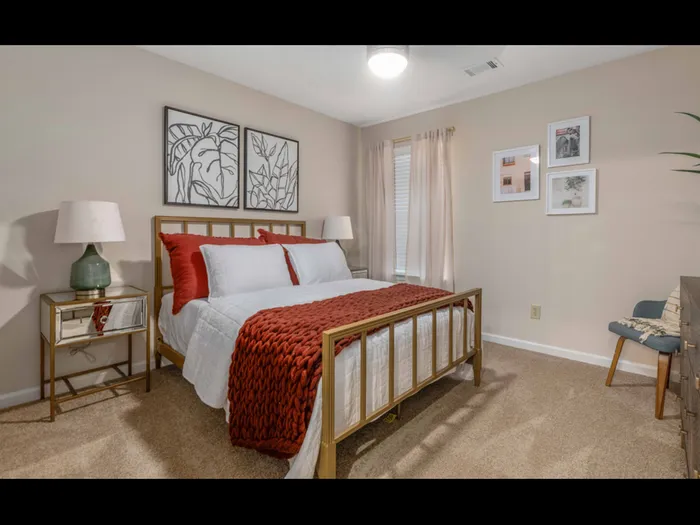 The Lakes Apartments Image