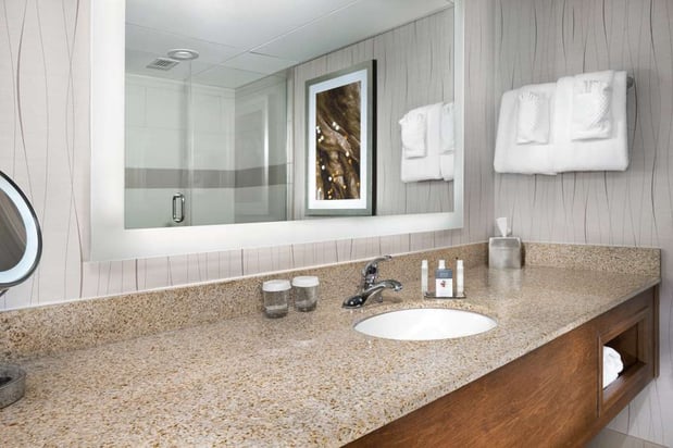 Images DoubleTree by Hilton Hotel Lawrence