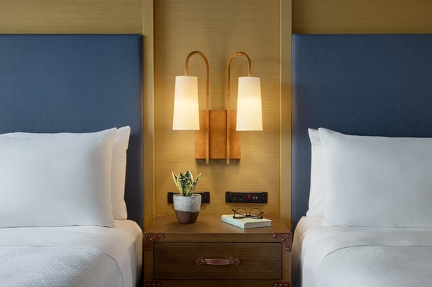 Images Holiday Inn & Suites Nashville Downtown - Broadway by IHG