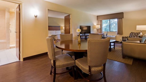 Images Best Western Plus Plaza by the Green