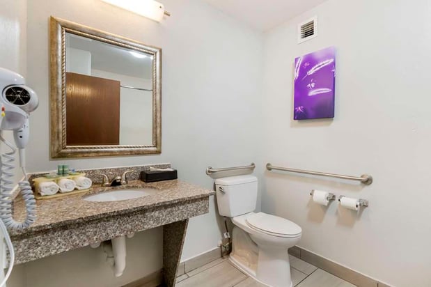 Images Best Western Medical Center North Inn & Suites Near Six Flags