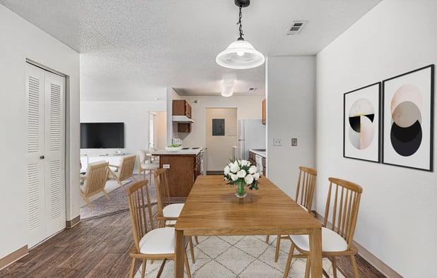 Images Pine Tree Apartments