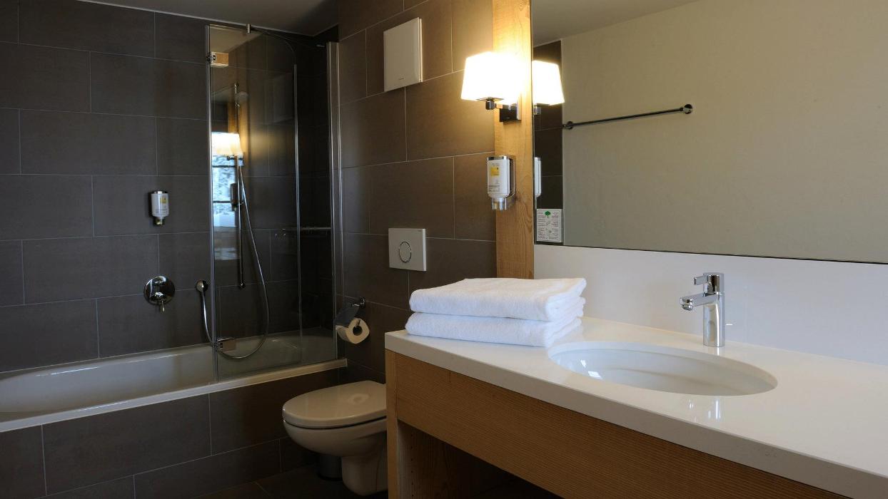 Hotel des Alpes by Bruno Kernen, Bahnhofstrasse 26 in Saanenmöser