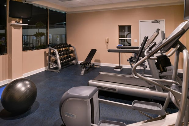 Images Holiday Inn Express & Suites Pasadena - Los Angeles by IHG