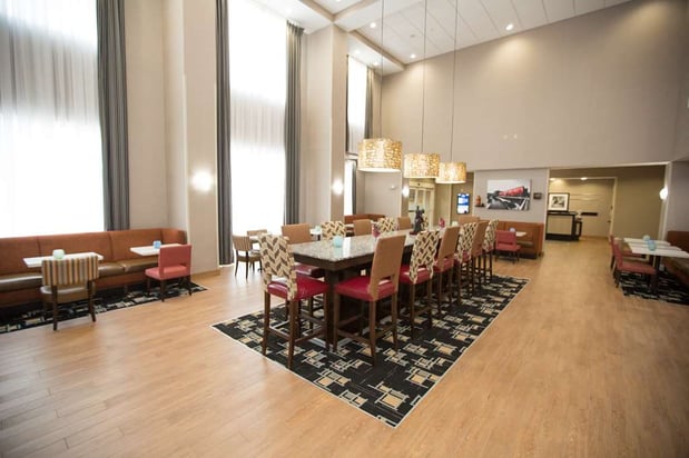 Images Hampton Inn & Suites Oklahoma City Airport