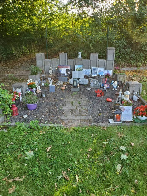 Tierbestattung Abschied, Gebrüder-Coblenz-Str. 10 in Köln