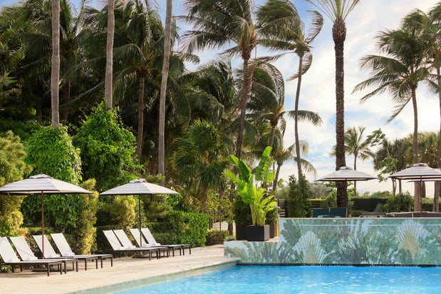 Images Kimpton Surfcomber Hotel by IHG