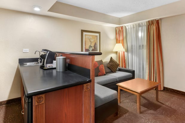 Images Holiday Inn Express Chicago-Downers Grove by IHG