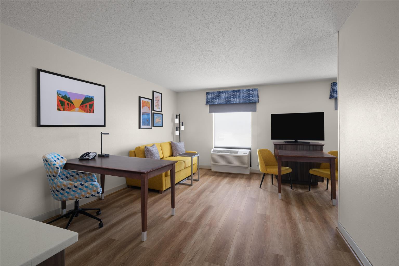 Guest room 