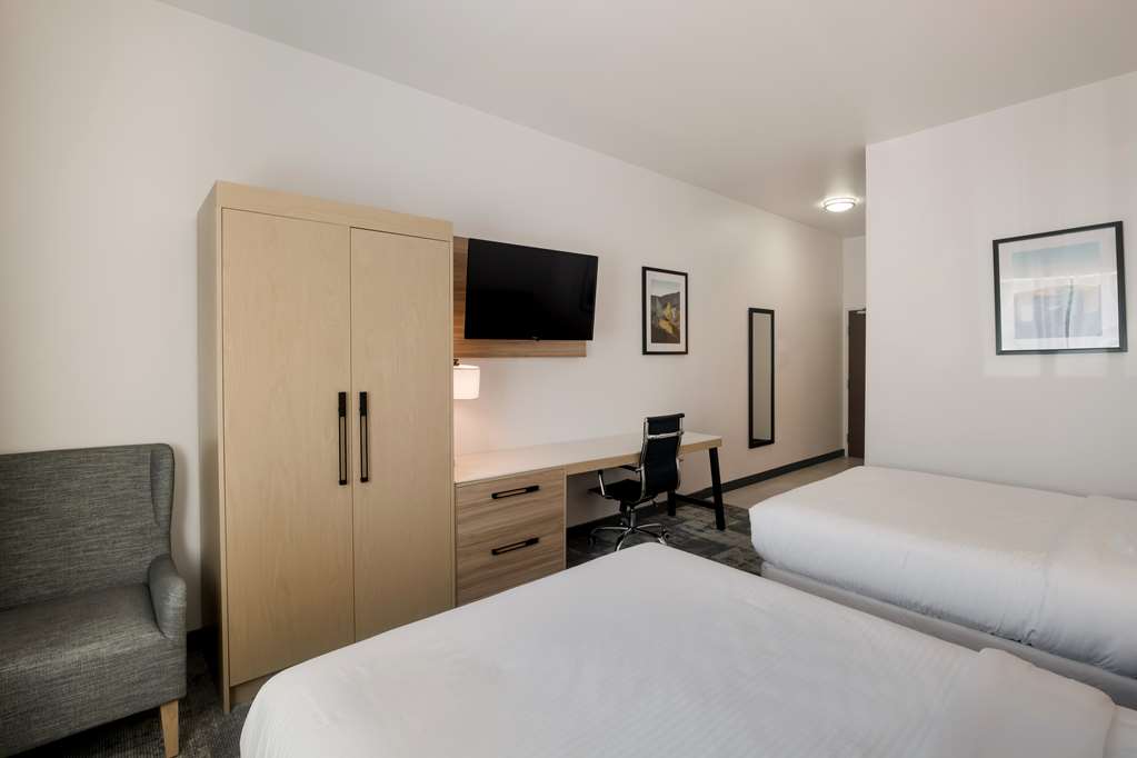 Queen ADA room