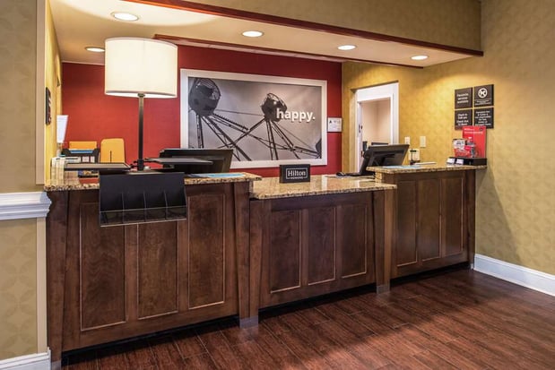 Images Hampton Inn & Suites Charlotte-Arrowood Rd.