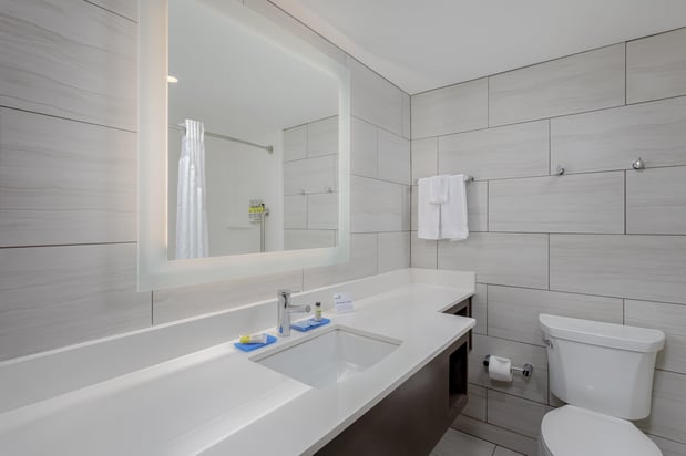 Images Holiday Inn Express Pensacola Beach by IHG