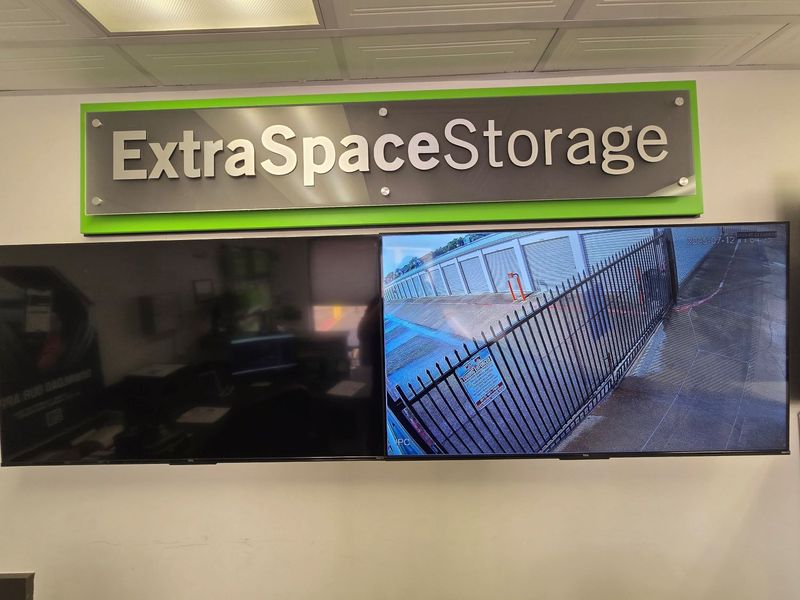 Images Extra Space Storage