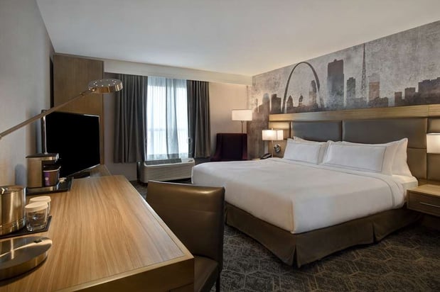 Images DoubleTree by Hilton St. Louis Airport