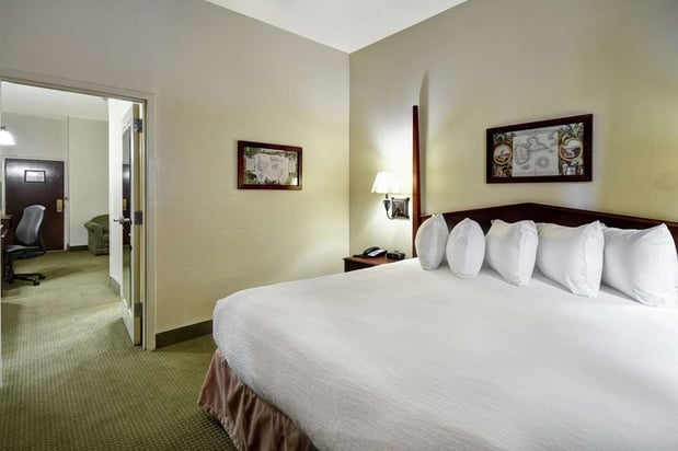 Images Embassy Suites by Hilton Charleston Historic District