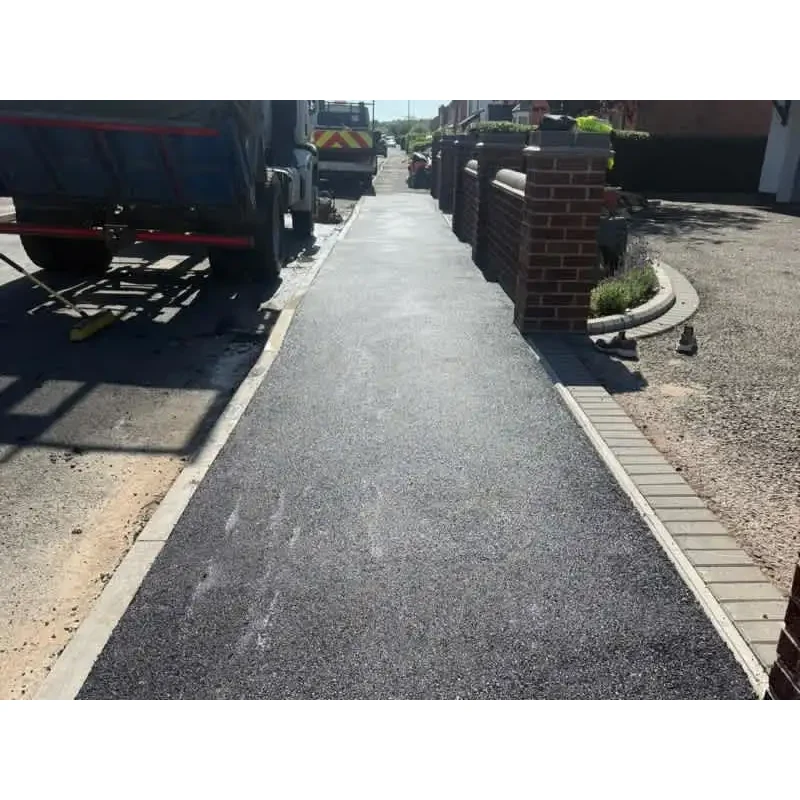 Dickens Heath Paving Logo
