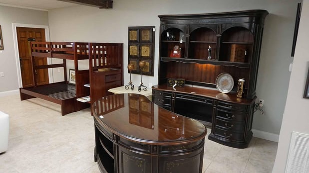 Images Riverbridge Resale & Consignment