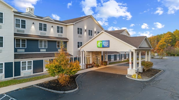 Images Holiday Inn Express & Suites Hampton South-Seabrook by IHG