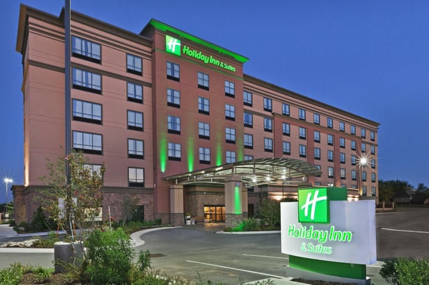 Images Holiday Inn & Suites Tulsa South by IHG