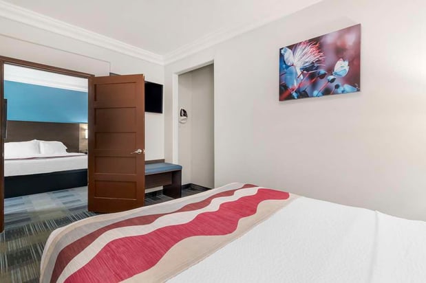 Images Best Western Medical Center North Inn & Suites Near Six Flags