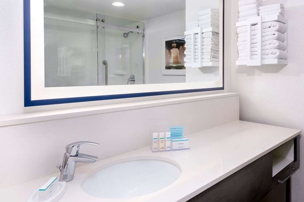 Images Hampton Inn & Suites Kansas City-Country Club Plaza