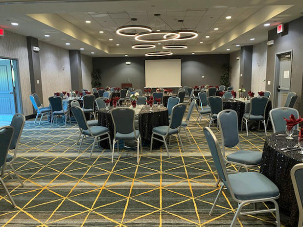 Images Holiday Inn & Suites Phoenix Airport by IHG