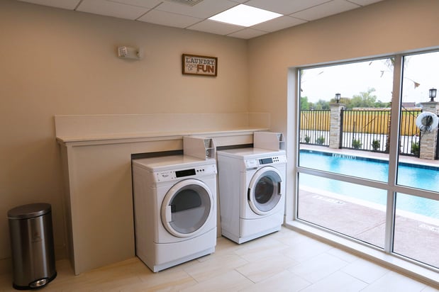 Images Holiday Inn Express & Suites Houston IAH - Beltway 8 by IHG