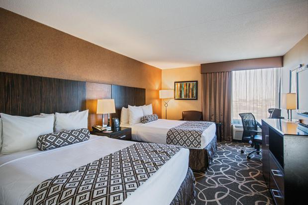 Images Crowne Plaza Newark Airport, an IHG Hotel
