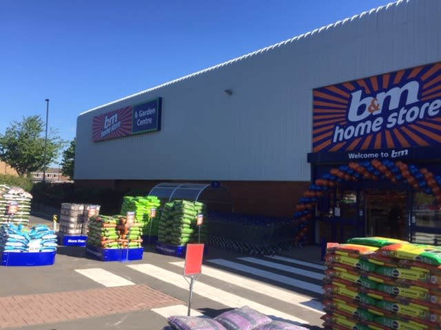 B&M's newest store opened its doors on Friday (24th May 2019) in Newcastle-upon-Tyne. The B&M Home Store & Garden Centre is located in the Kingston Park area, on Brunton Lane.