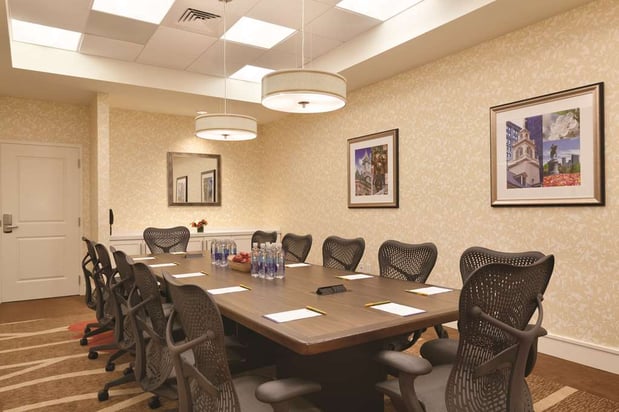 Images Hilton Garden Inn Boston Logan Airport