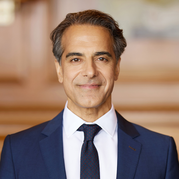 Inder Arya headshot.