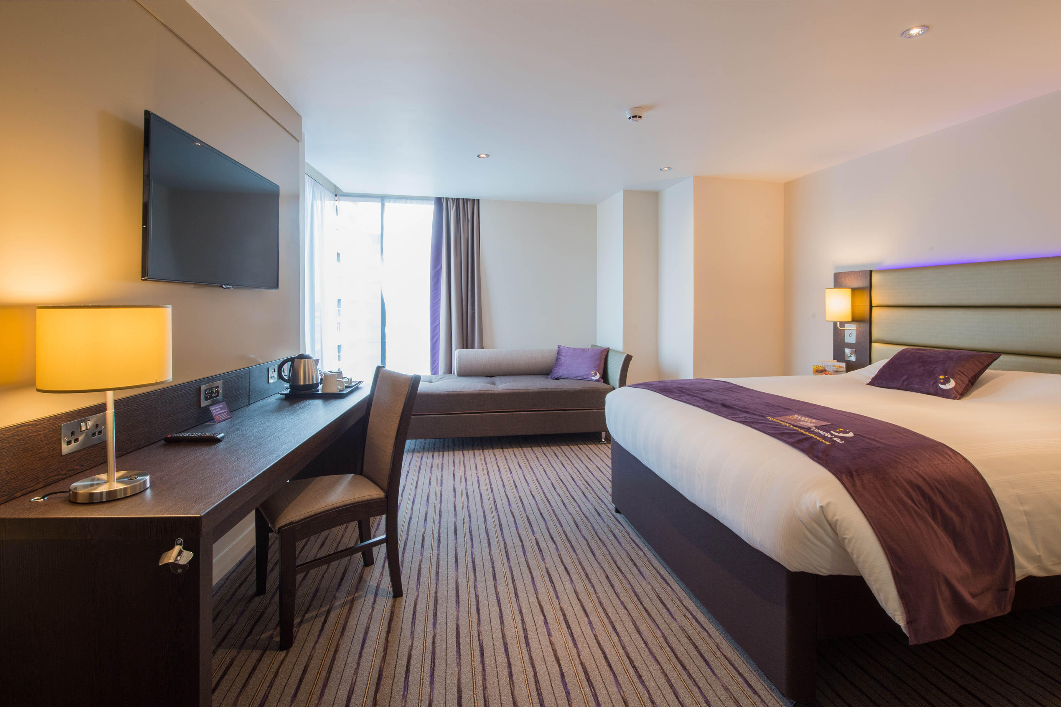 Premier Inn bedroom Premier Inn Manchester City Centre West hotel Salford 03333 219367
