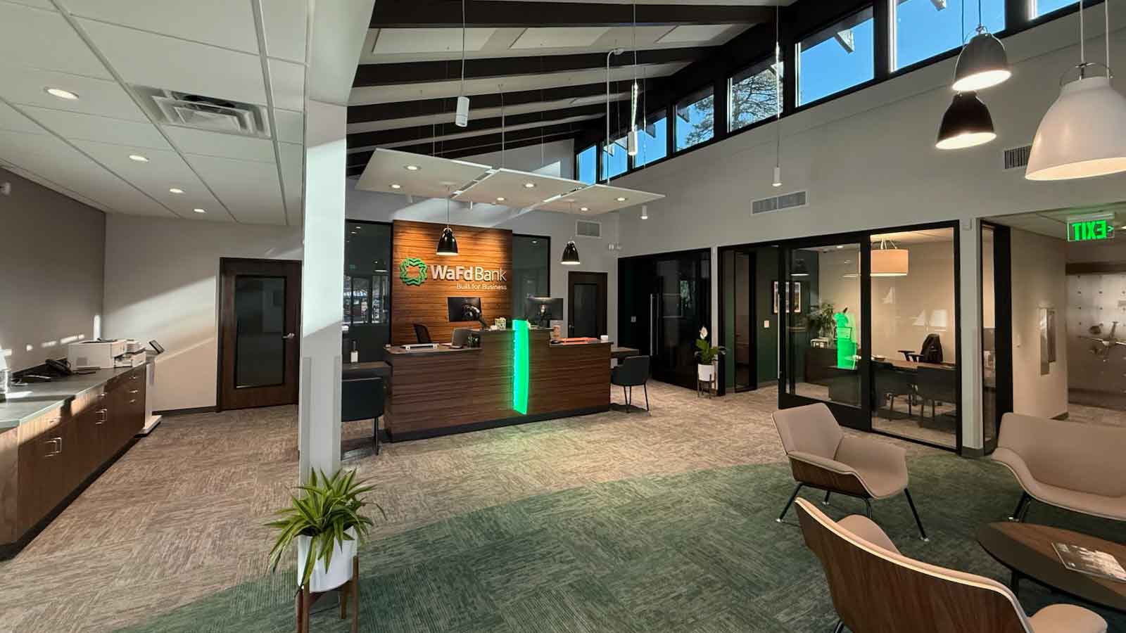 Photo of the WaFd Bank Branch location in Payson, Arizona. Located at 213 S Beeline Hwy, Payson, AZ 85541