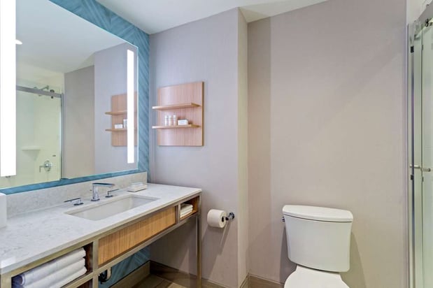 Images Hilton Garden Inn Boston Brookline