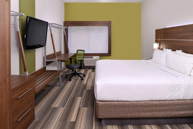 Images Holiday Inn Express & Suites Raleigh NE - Medical Ctr Area, an IHG Hotel